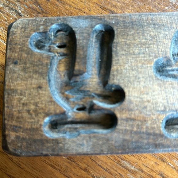 Vintage walnut stain wooden folk art rustic style 3 figure wall hanging - Picture 2 of 12